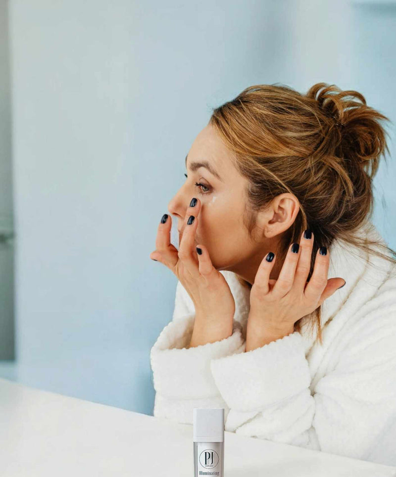 Illuminating Facial Hemp Seed Oil Serum - Image 4